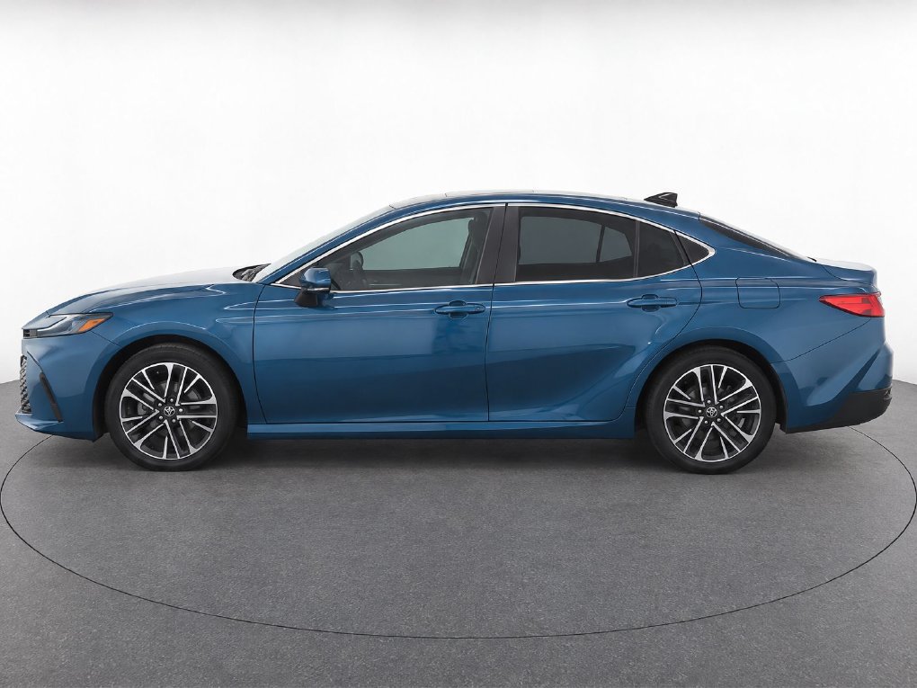 Used 2025 Toyota Camry XLE w/ Premium Plus Package FWD image 8