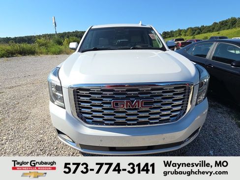 Used 2019 GMC Yukon Denali w/ Denali Ultimate Package AWD/4WD image 2