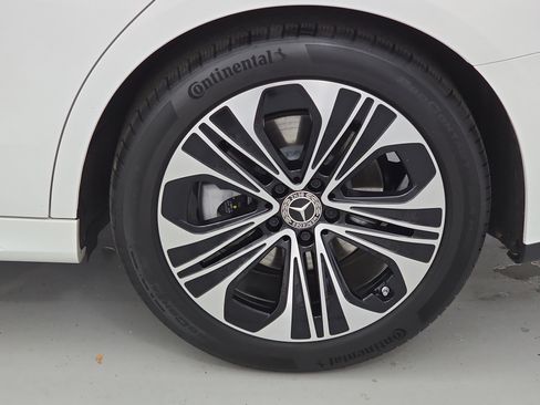 Used 2025 Mercedes-Benz E 350 Sedan image 34