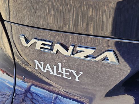 Certified 2023 Toyota Venza LE image 31