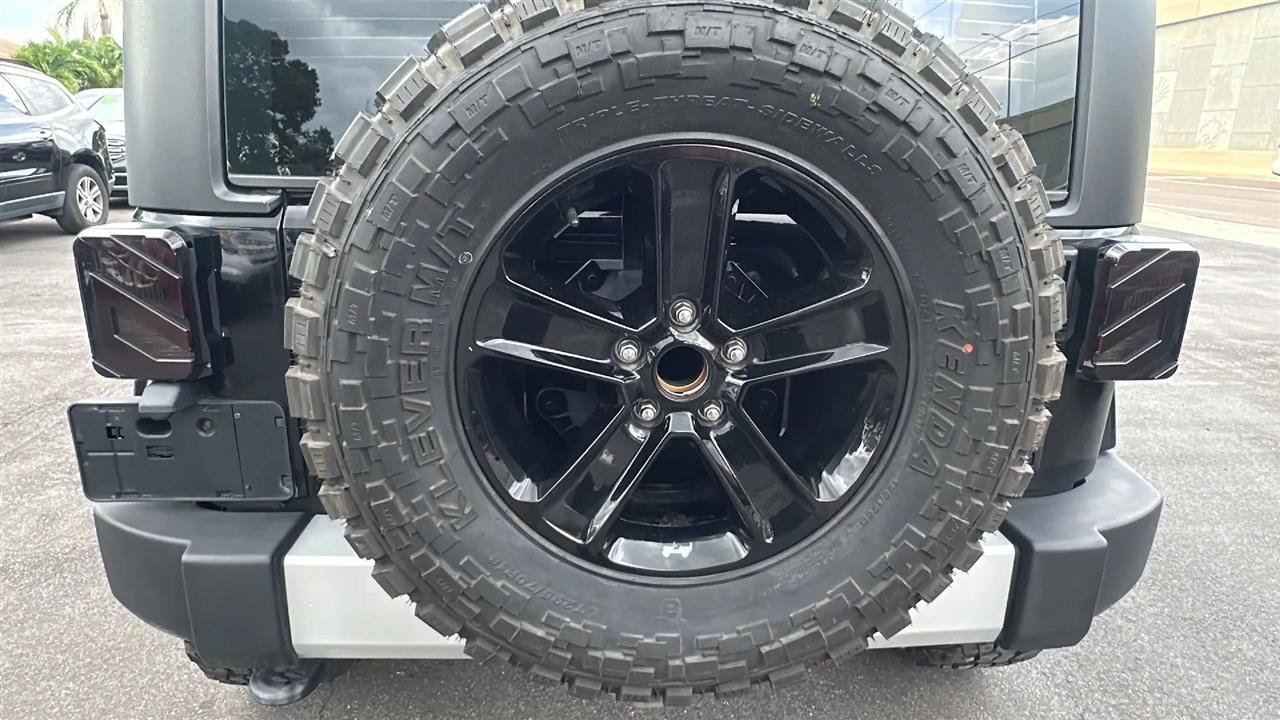Used 2013 Jeep Wrangler Sahara AWD/4WD image 18
