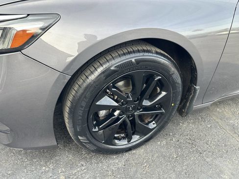 Used 2019 Honda Accord LX image 10