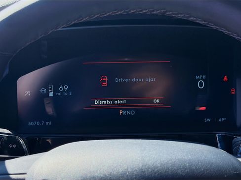 Used 2024 Lincoln Corsair FWD image 11