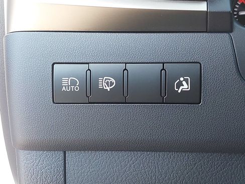 Used 2018 Lexus LX 570 4WD image 29