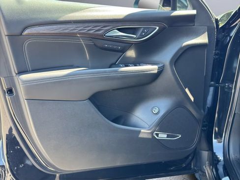 Used 2023 Buick Envision Avenir AWD/4WD image 13