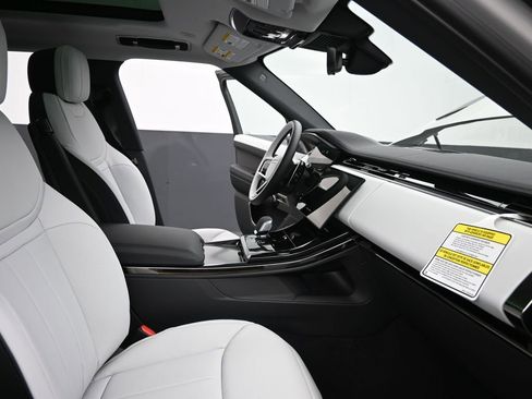 New 2026 Land Rover Range Rover Sport Dynamic SE AWD/4WD image 11