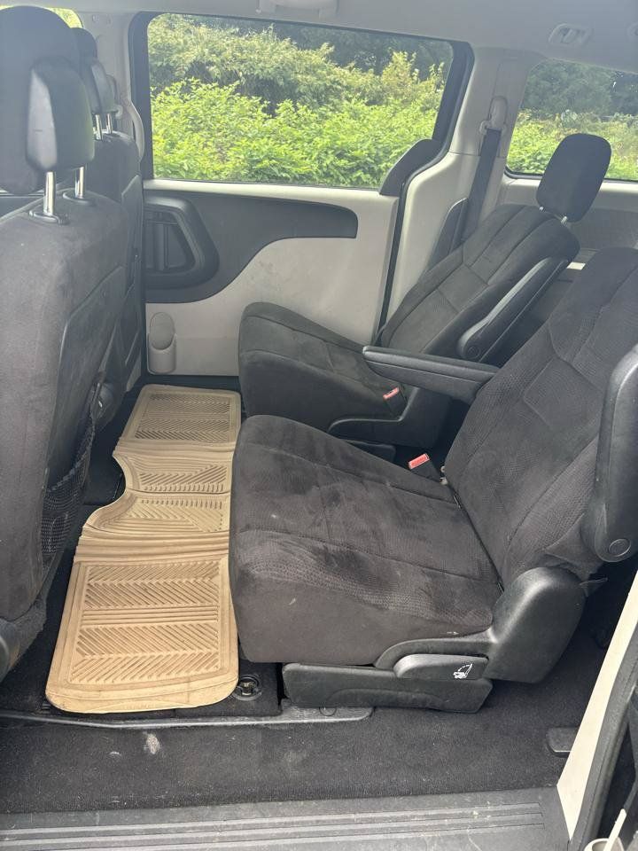 Used 2013 Dodge Grand Caravan SE FWD image 18