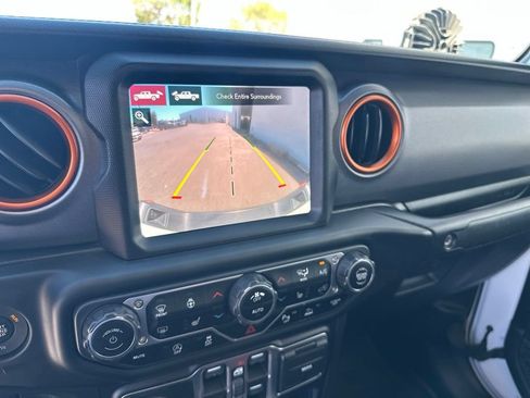 Certified 2020 Jeep Gladiator Mojave AWD/4WD image 22