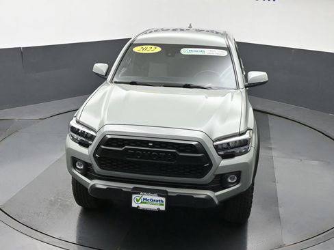 Used 2022 Toyota Tacoma TRD Off-Road AWD/4WD image 21