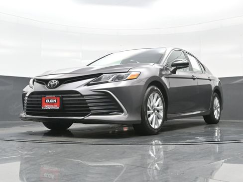 Used 2023 Toyota Camry LE image 27