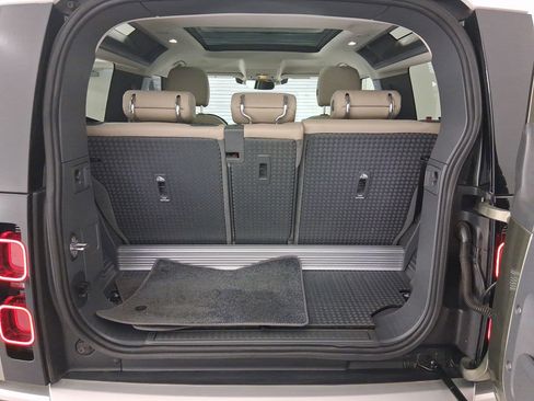 Used 2021 Land Rover Defender 90 S image 26