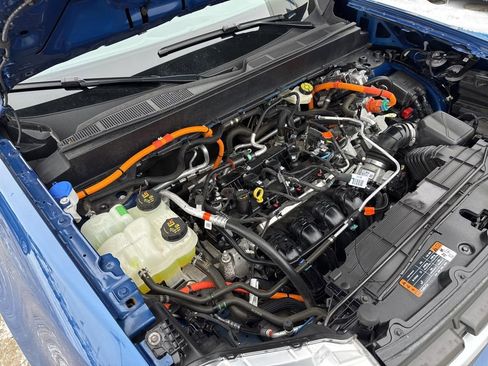 Certified 2024 Ford Maverick Lariat image 32