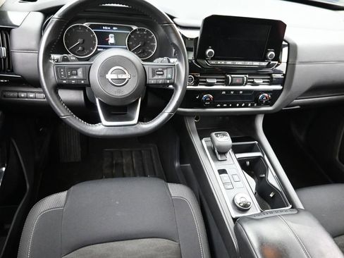 Used 2024 Nissan Pathfinder SV w/ SV Premium Package image 15