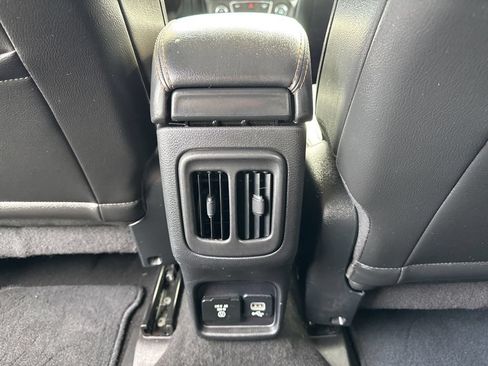 Used 2019 Jeep Compass Limited FWD image 20
