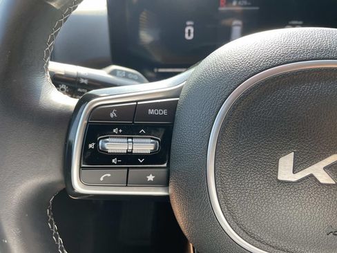 Used 2025 Kia Sorento S FWD image 28