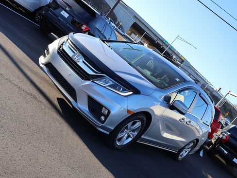 Certified 2018 Honda Odyssey EX-L image 3