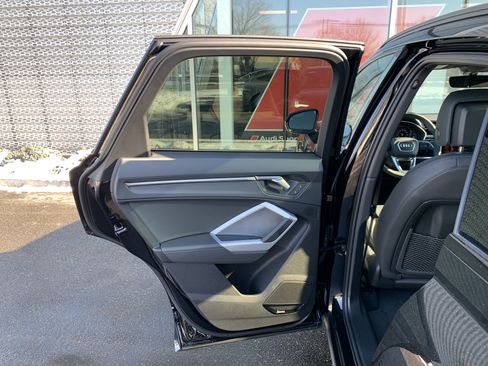 New 2025 Audi Q3 2.0T Premium image 13