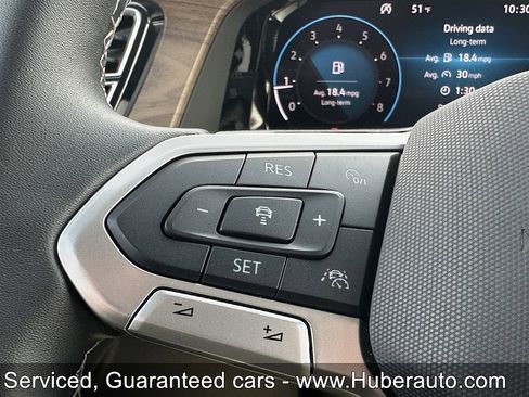 Used 2025 Volkswagen Atlas SE image 30