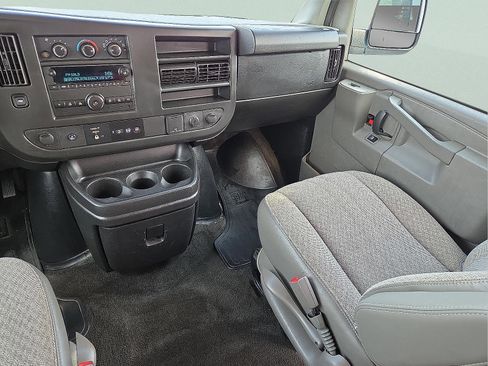 Used 2017 GMC Savana 3500 LT w/ LT Preferred Equipment Group image 13