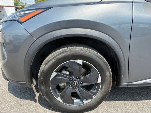 Used 2024 Nissan Rogue SV AWD/4WD image 10