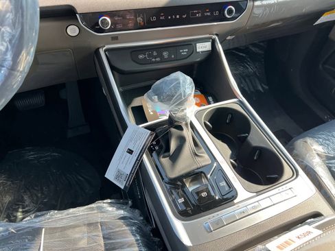 New 2026 Kia Carnival EX image 15