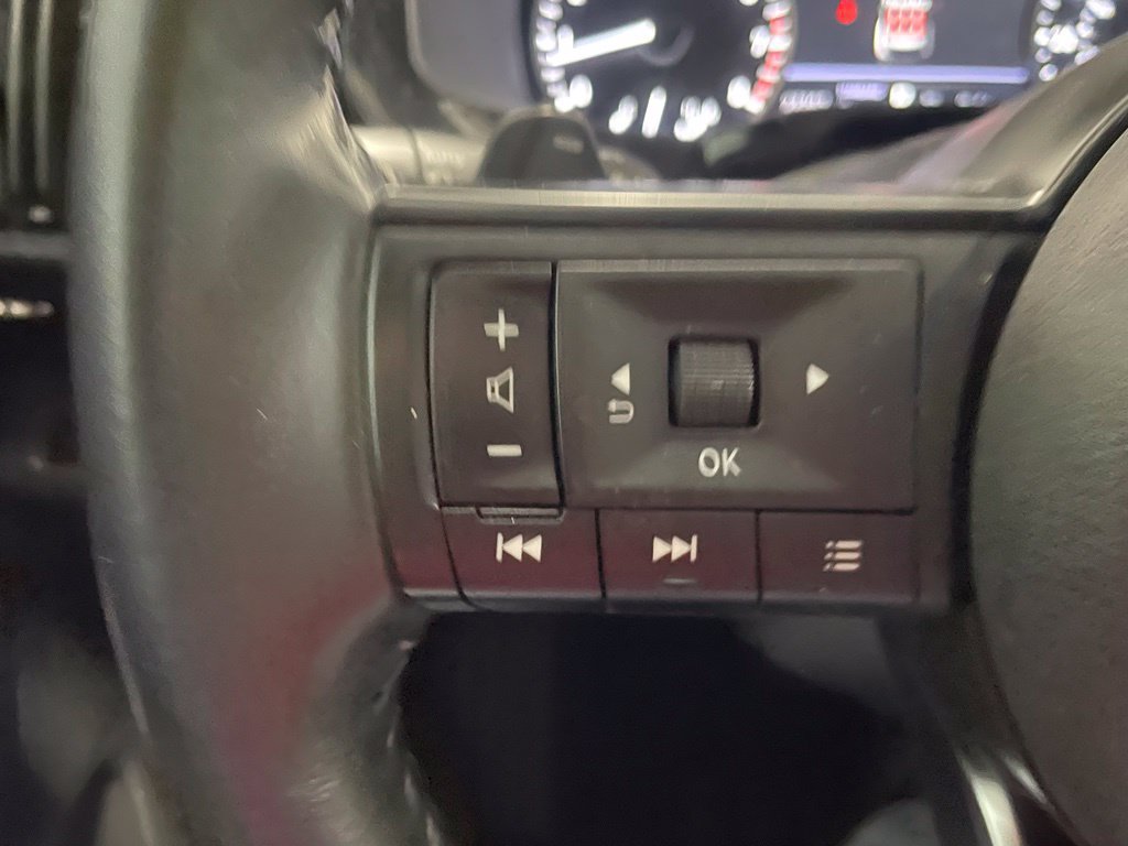 Certified 2025 Nissan Pathfinder SV FWD image 12