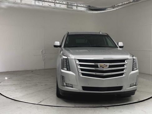 Used 2019 Cadillac Escalade ESV Premium Luxury AWD/4WD image 7
