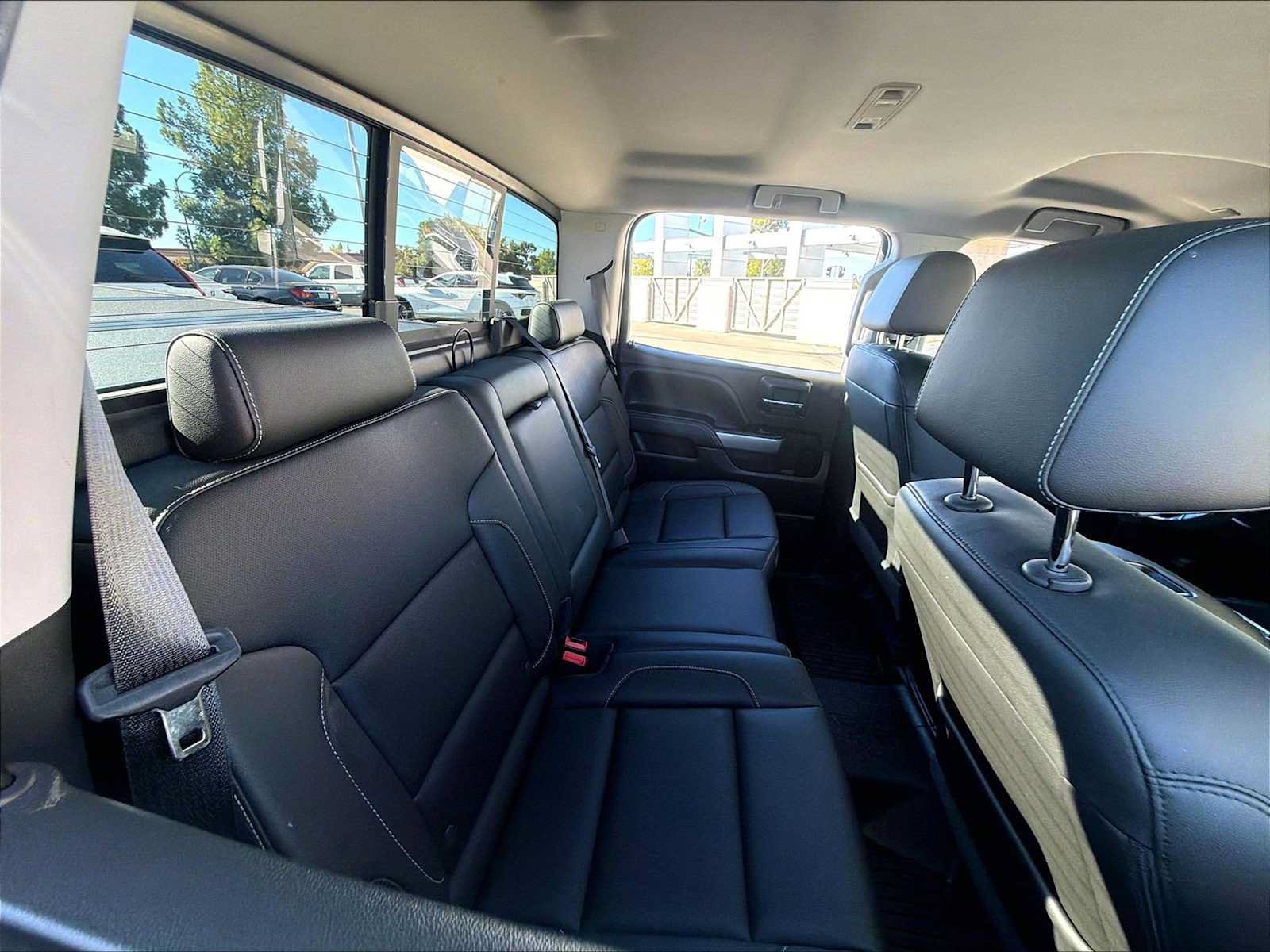 Used 2018 Chevrolet Silverado 1500 LTZ Z71 w/ LTZ Plus Package AWD/4WD image 29