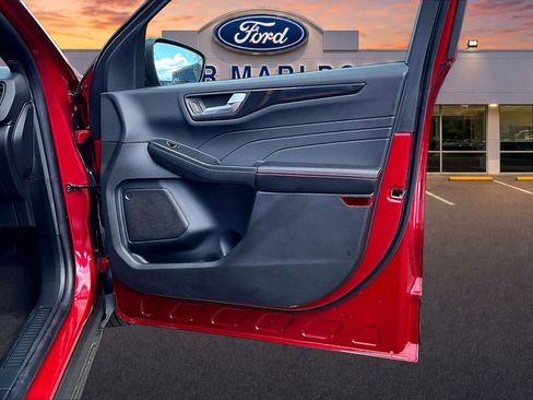 Certified 2025 Ford Escape ST-Line FWD image 24