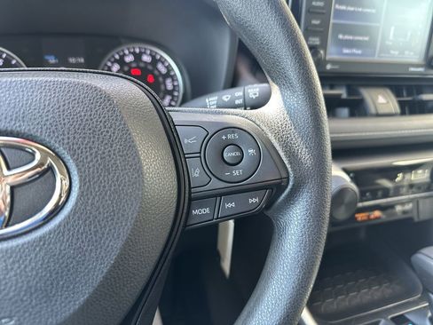 Certified 2022 Toyota RAV4 LE FWD image 28
