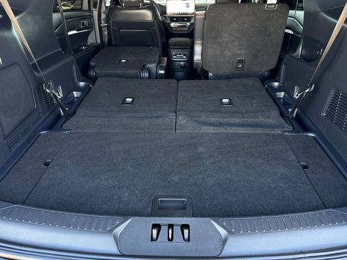 Used 2025 Ford Explorer ST AWD/4WD image 18
