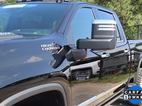 Used 2025 Chevrolet Silverado 2500 High Country w/ Technology Package image 12