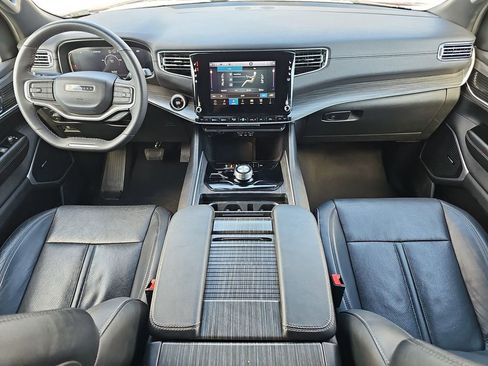 Used 2024 Jeep Wagoneer L Series II w/ Flexible Seating Group image 11