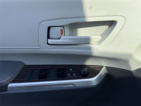 Used 2024 Toyota Sienna LE image 22