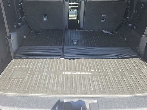 Used 2021 Toyota Highlander Platinum AWD/4WD image 22