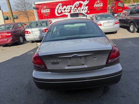 Used 2005 Ford Taurus SE image 5