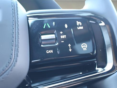 Used 2025 Land Rover Range Rover Velar Dynamic SE AWD/4WD image 22