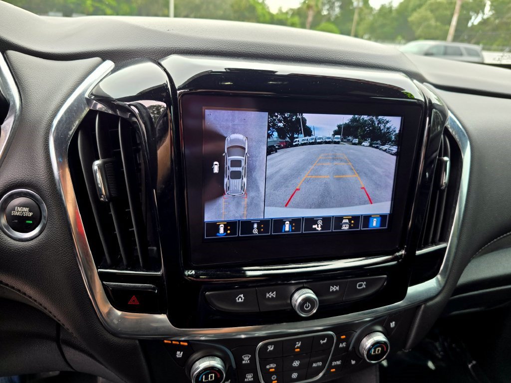 Used 2022 Chevrolet Traverse High Country FWD image 24