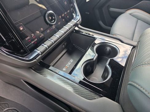 New 2026 GMC Yukon XL AT4 AWD/4WD image 26