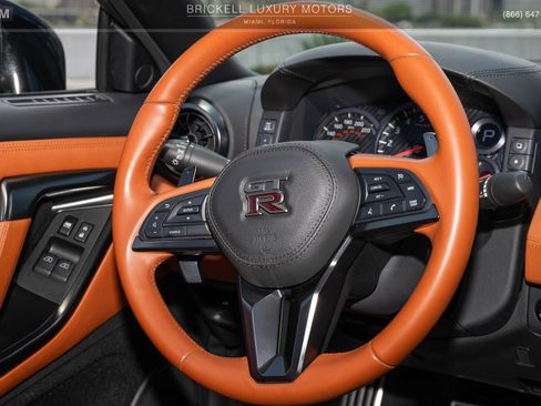 Used 2020 Nissan GT-R Premium w/ Premium Interior Package AWD/4WD image 21