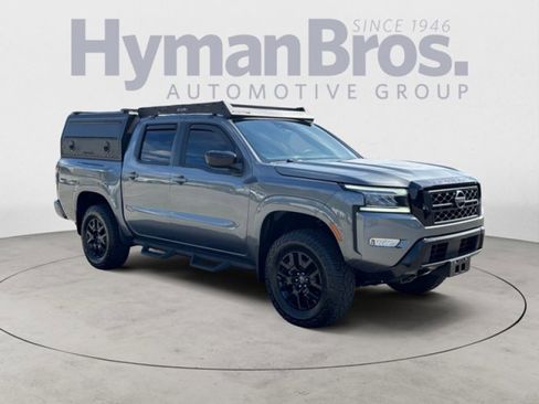 Used 2023 Nissan Frontier SV w/ Midnight Edition Package image 1