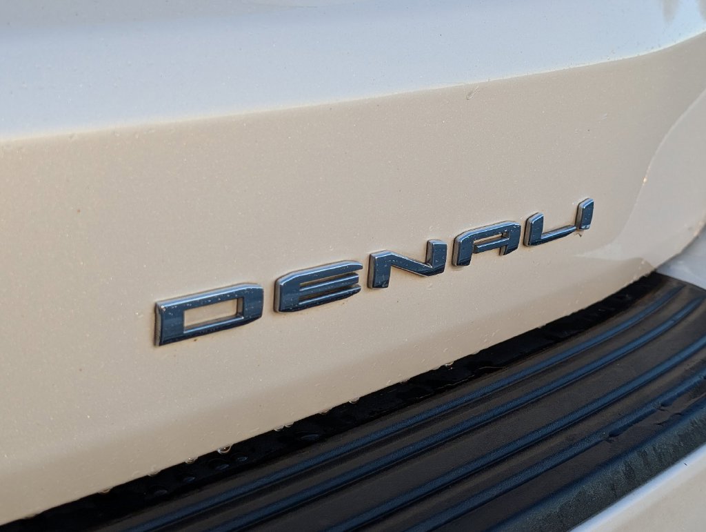 Used 2022 GMC Yukon Denali w/ Denali Premium Package RWD image 5