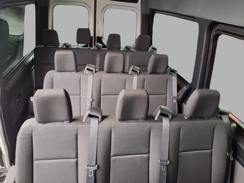 Used 2024 Mercedes-Benz Sprinter 2500 image 21