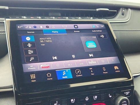 Used 2022 Jeep Grand Cherokee Overland w/ Luxury Tech Group IV image 39