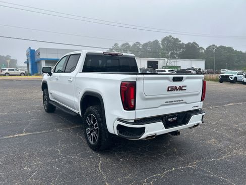Used 2024 GMC Sierra 1500 AT4 w/ Technology Package AWD/4WD image 4