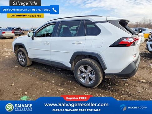 Used 2022 Toyota RAV4 XLE w/ Convenience Package AWD/4WD image 3