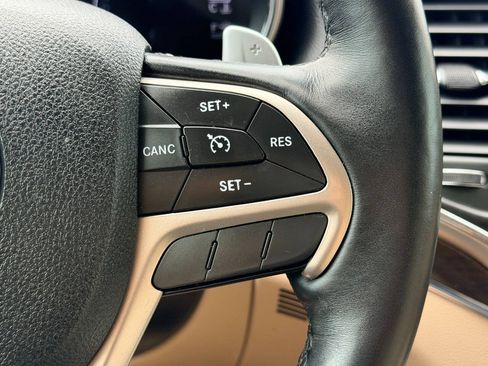 Used 2017 Jeep Grand Cherokee Limited AWD/4WD image 29