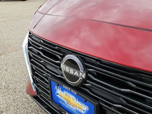 Used 2025 Nissan Altima 2.5 SV FWD image 13