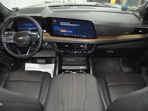 Used 2025 Chevrolet Tahoe High Country AWD/4WD image 31