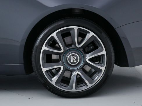 Used 2021 Rolls-Royce Wraith RWD image 40